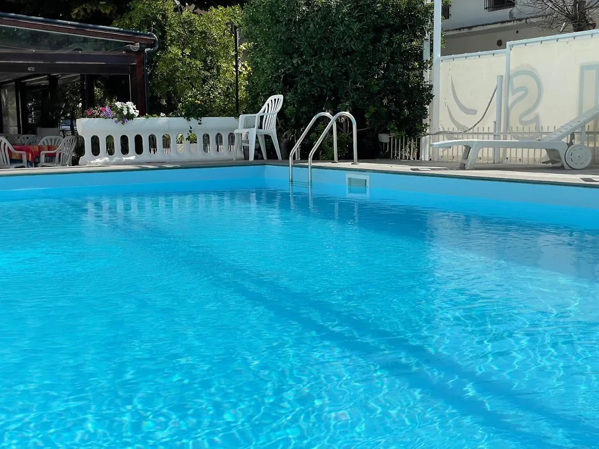 Hotel Apis Римини 3*,  Италия
