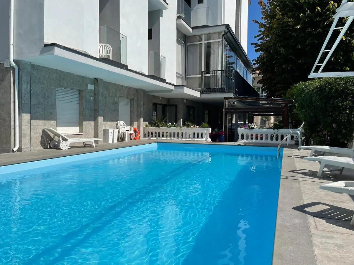 Hotel Apis Римини