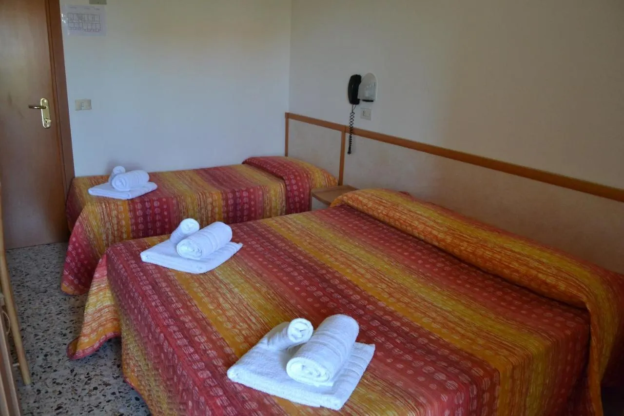 ***  Hotel Apis Римини Италия